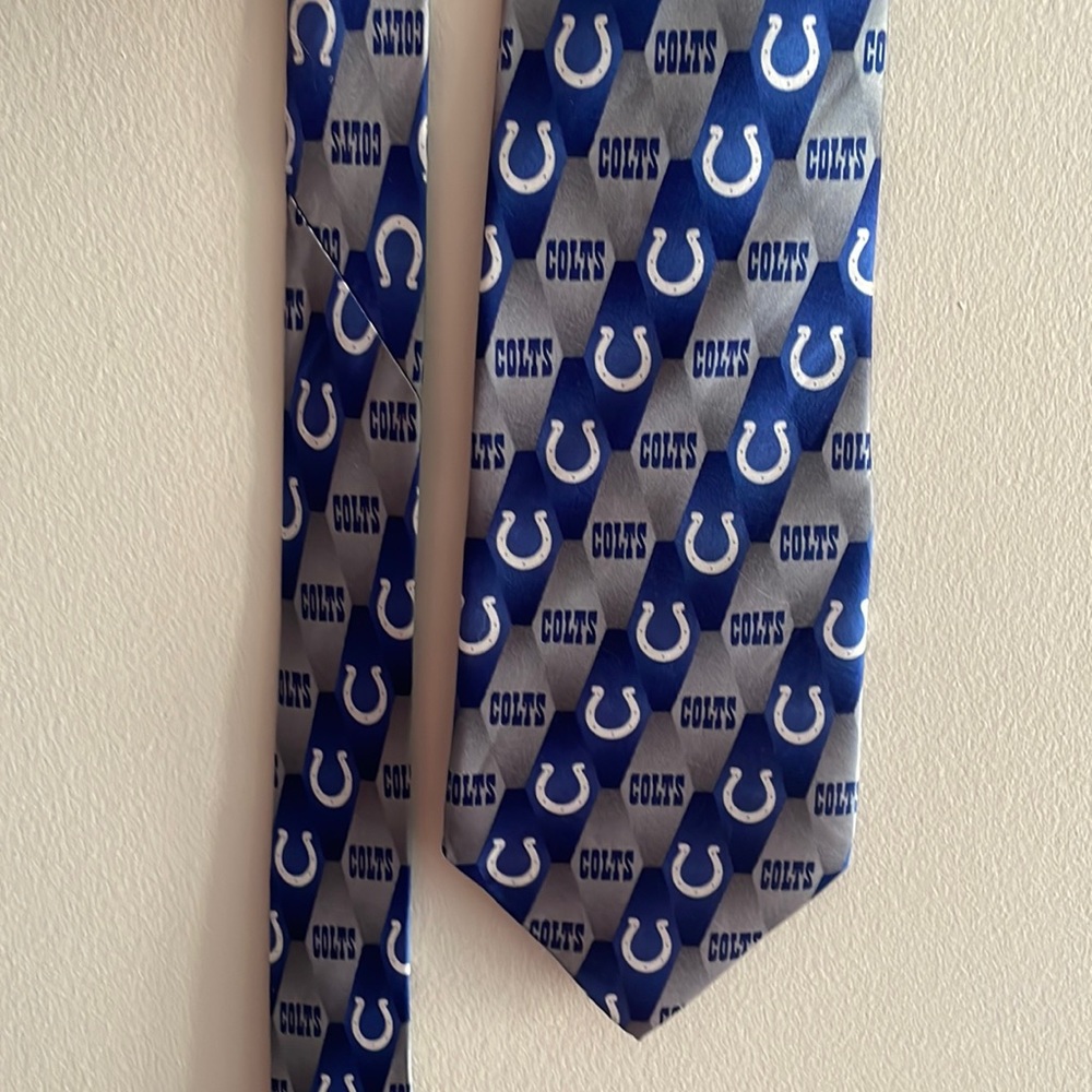 NFL Indianapolis Colts Silk Neck Tie (Officially Licensed)